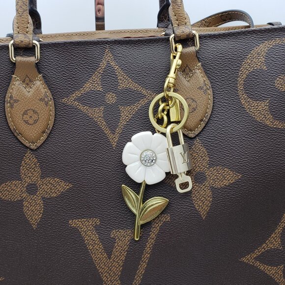 Authentic Louis Vuitton Lock & Key with Unbranded Flower Charm, Keychain - Picture 11 of 12
